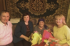 Ветеран войны Зоя Молокова отмечает 95-летний юбилей